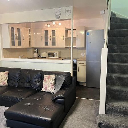 London 1 Bed Cosy House Lejlighed Norwood Eksteriør billede