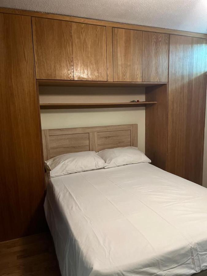 London 1 Bed Cosy House Lejlighed Norwood Eksteriør billede
