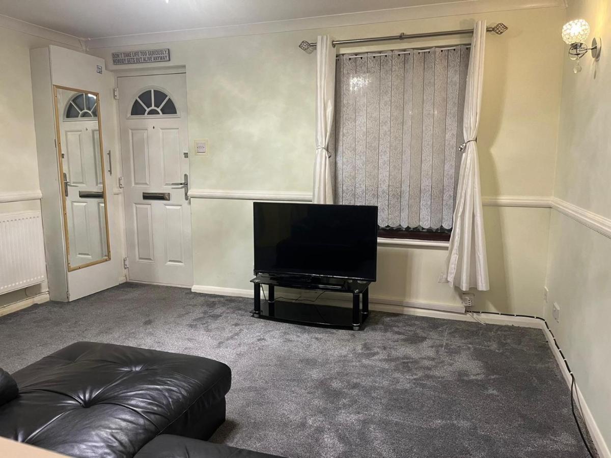 London 1 Bed Cosy House Lejlighed Norwood Eksteriør billede