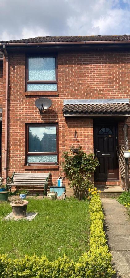 London 1 Bed Cosy House Lejlighed Norwood Eksteriør billede