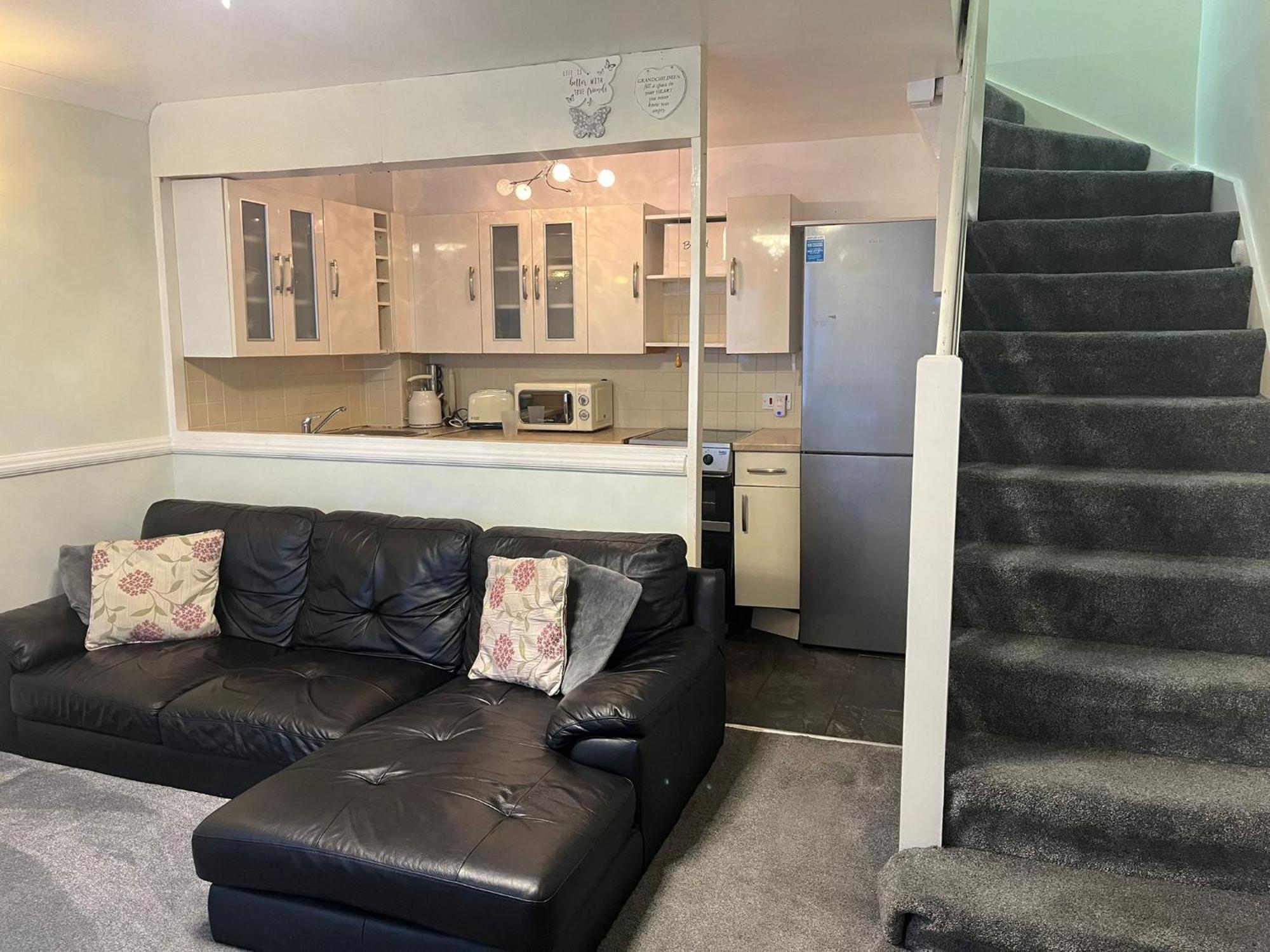 London 1 Bed Cosy House Lejlighed Norwood Eksteriør billede
